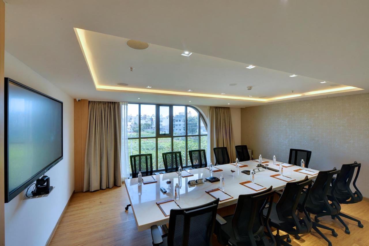 Clarion Hotel Bangalore Yesvantpur Экстерьер фото