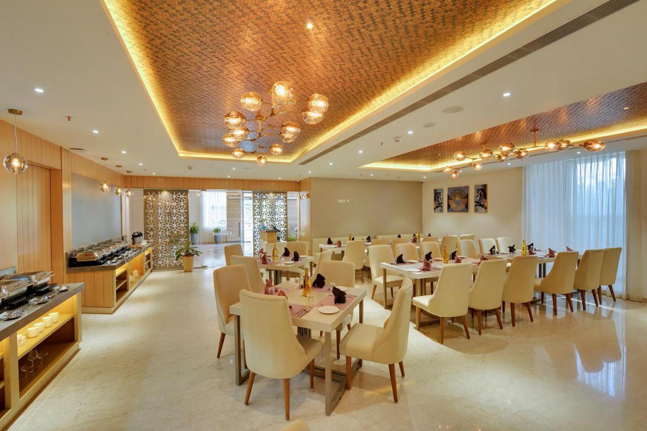 Clarion Hotel Bangalore Yesvantpur Экстерьер фото