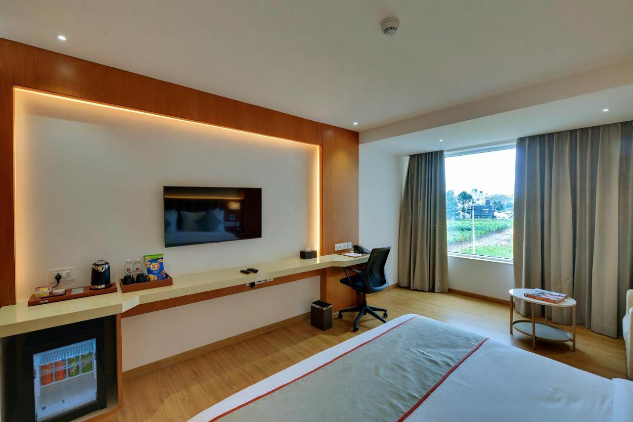 Clarion Hotel Bangalore Yesvantpur Экстерьер фото