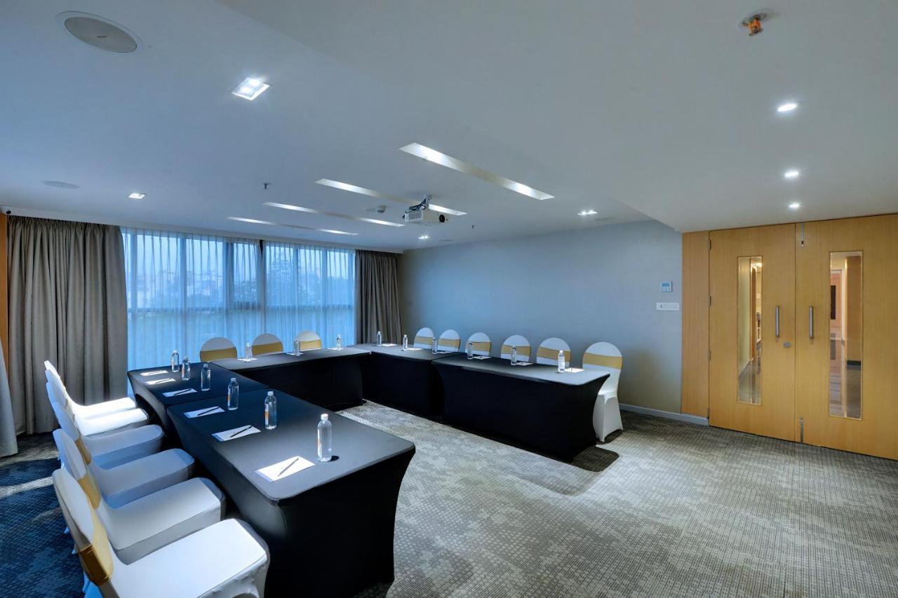 Clarion Hotel Bangalore Yesvantpur Экстерьер фото