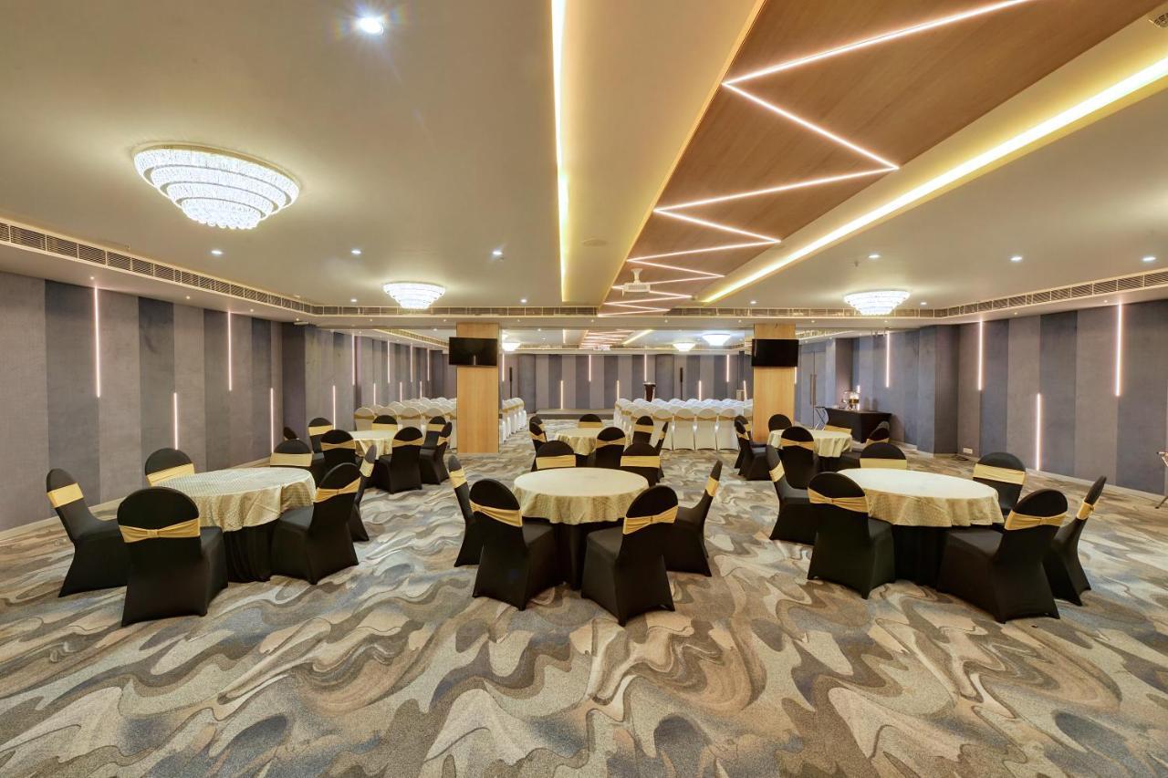 Clarion Hotel Bangalore Yesvantpur Экстерьер фото