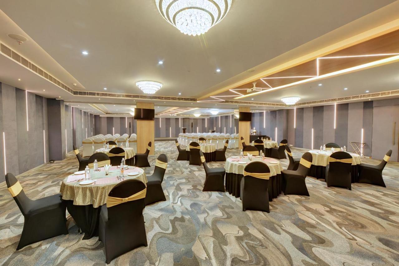Clarion Hotel Bangalore Yesvantpur Экстерьер фото