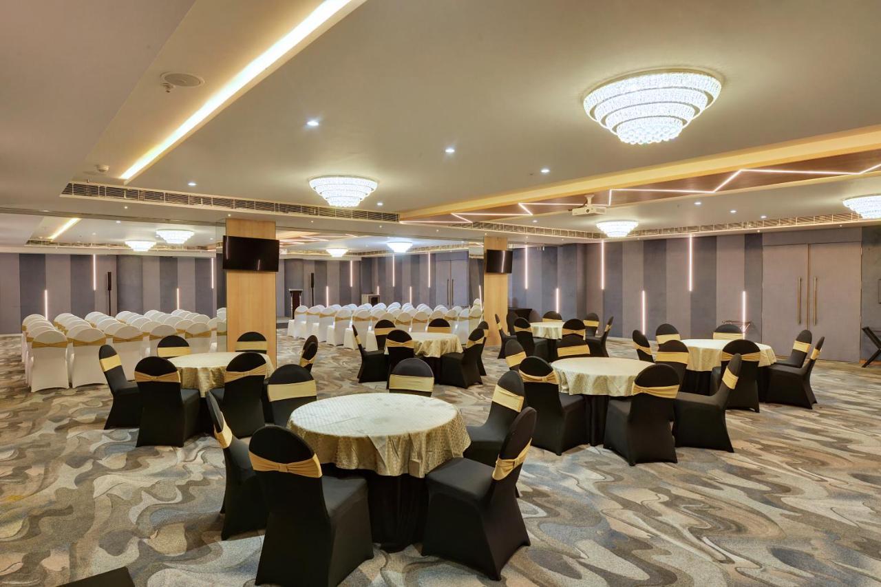 Clarion Hotel Bangalore Yesvantpur Экстерьер фото