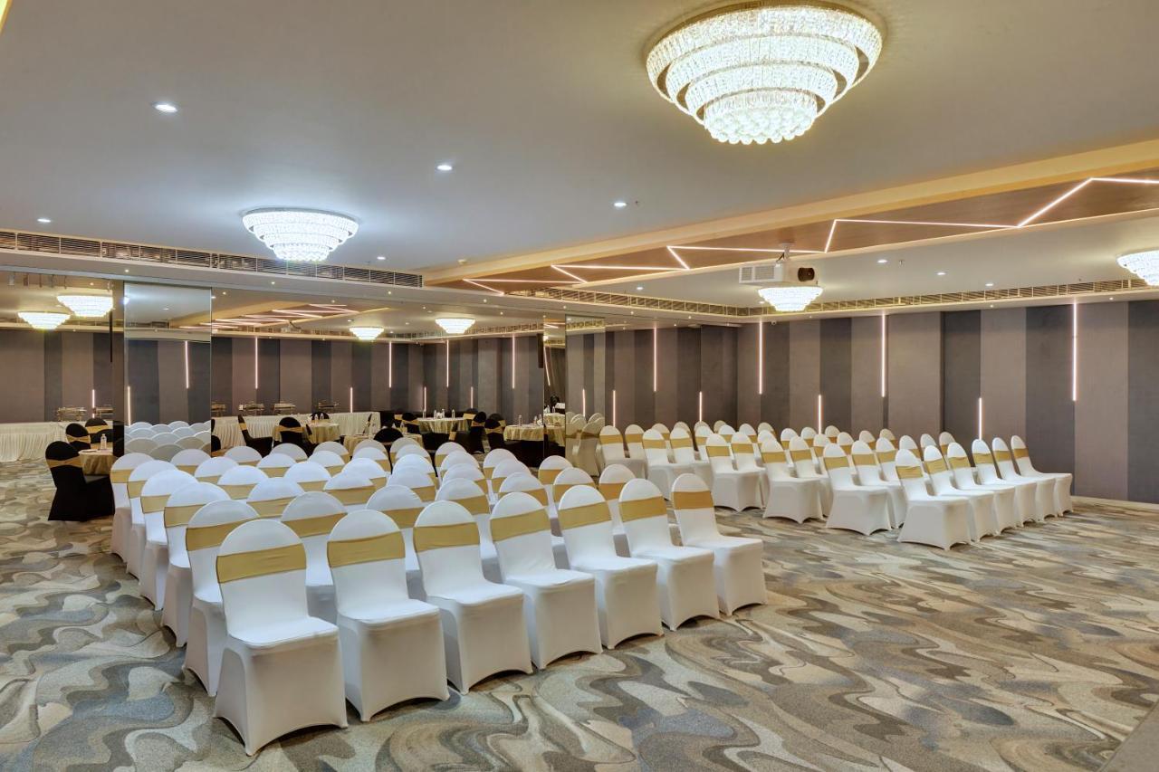 Clarion Hotel Bangalore Yesvantpur Экстерьер фото