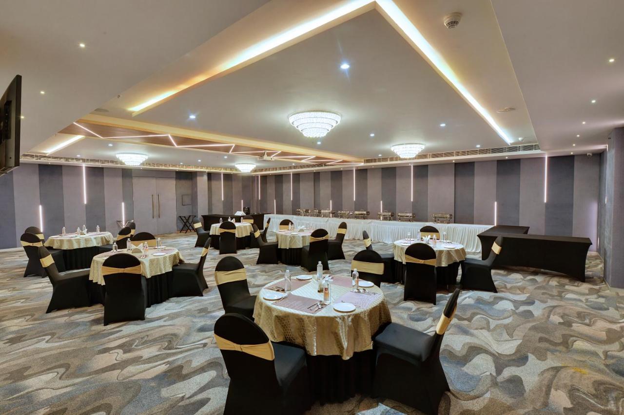 Clarion Hotel Bangalore Yesvantpur Экстерьер фото