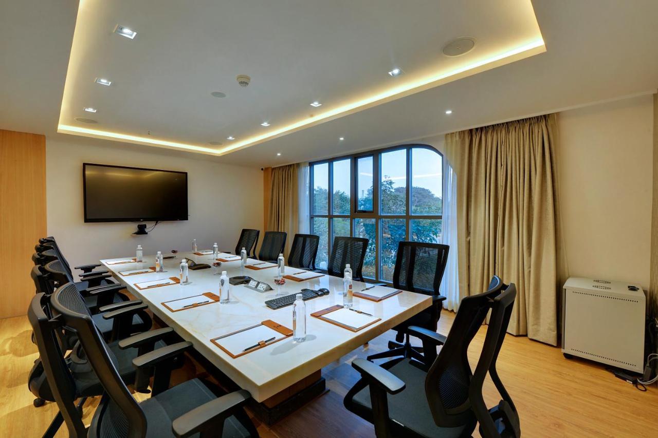 Clarion Hotel Bangalore Yesvantpur Экстерьер фото