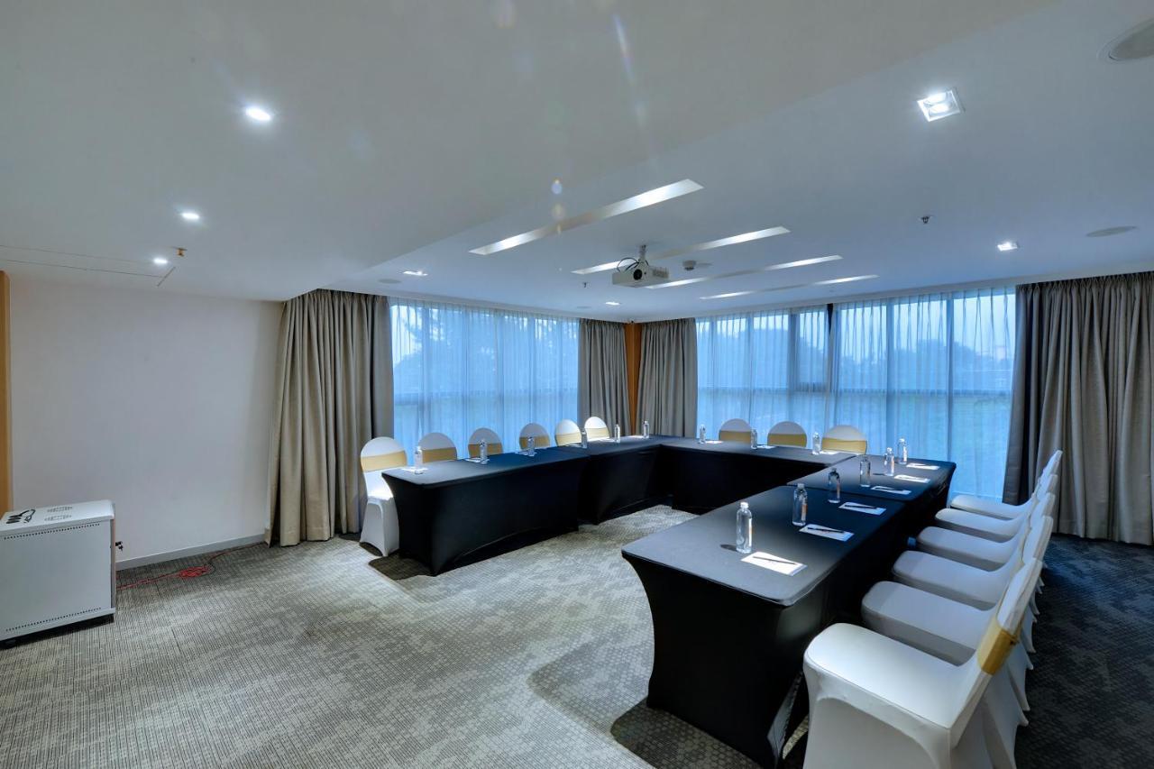 Clarion Hotel Bangalore Yesvantpur Экстерьер фото