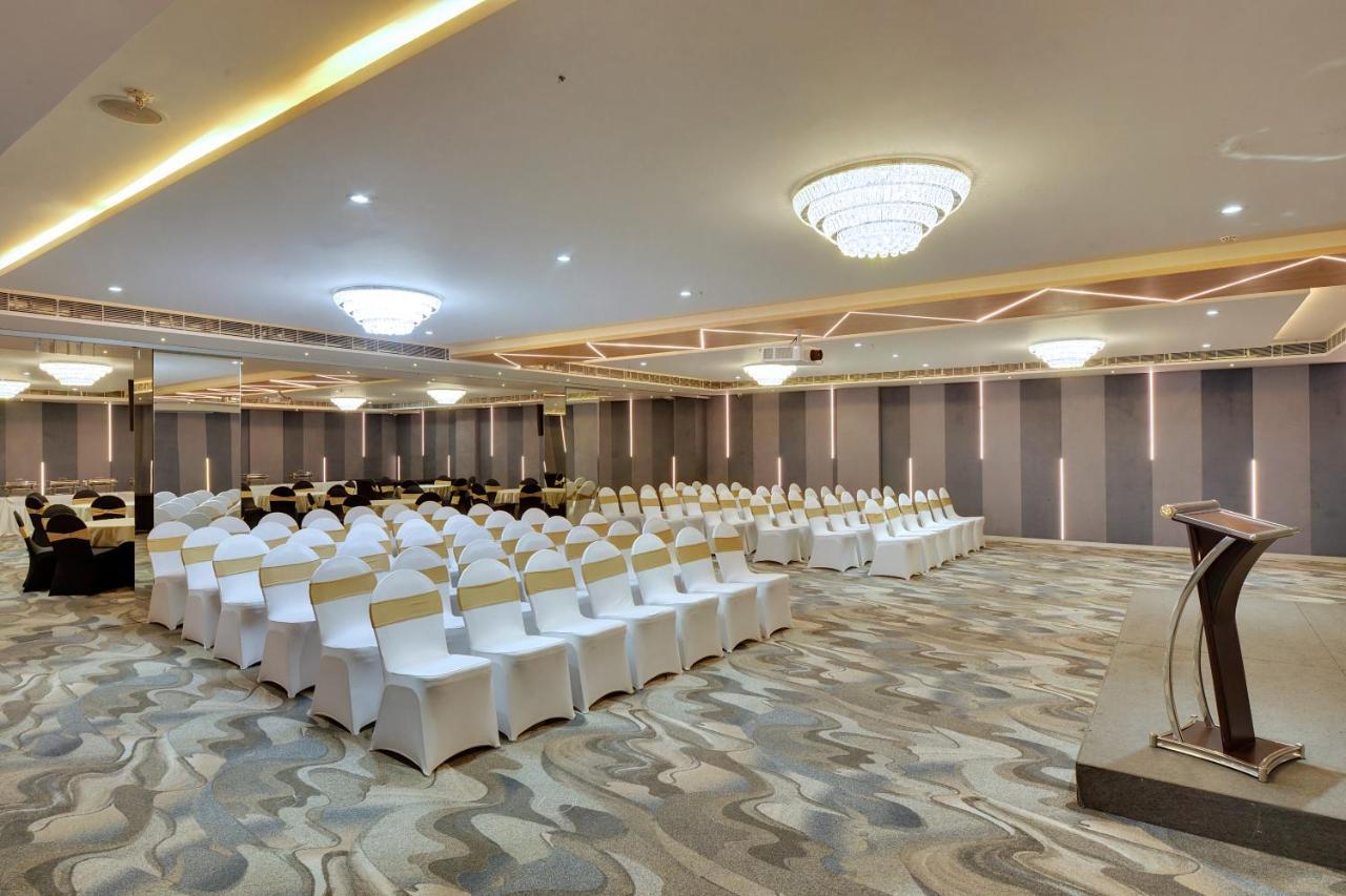 Clarion Hotel Bangalore Yesvantpur Экстерьер фото