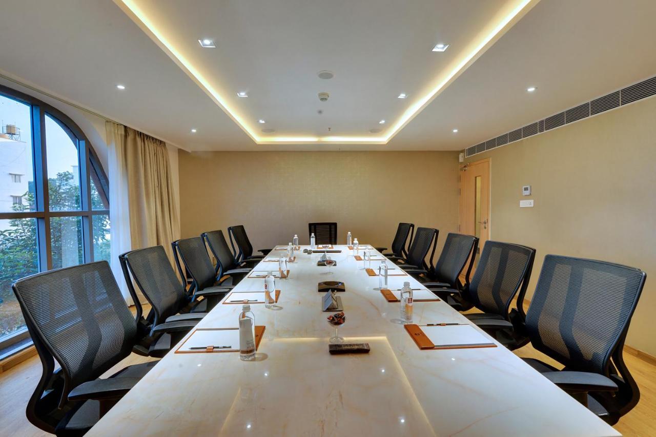 Clarion Hotel Bangalore Yesvantpur Экстерьер фото