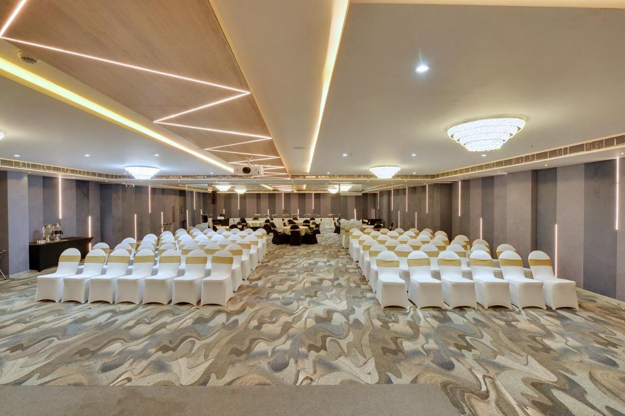 Clarion Hotel Bangalore Yesvantpur Экстерьер фото